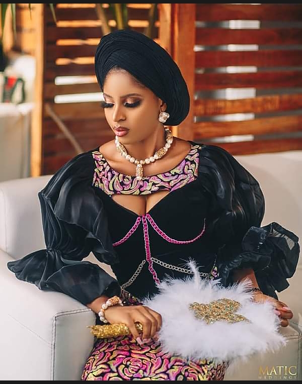 Latest and Dazzling Traditional Wedding Attire Styles in 2020/2021