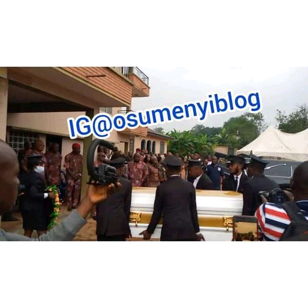Prince Nicholas Ukachukwu's Elder Brother buries Wife (photos)